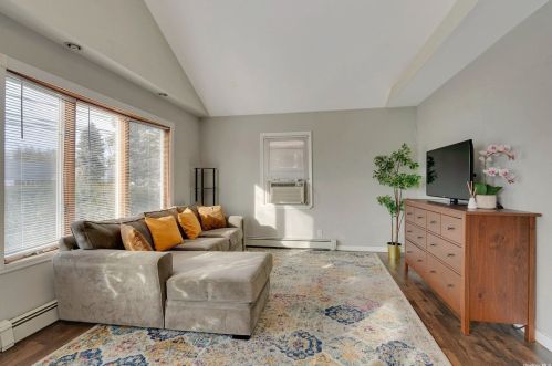 1147 Bellmore Rd, North Bellmore NY  11710-3701 exterior