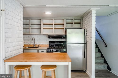 1423 Simpson St, Boothwyn PA  19061-4334 exterior