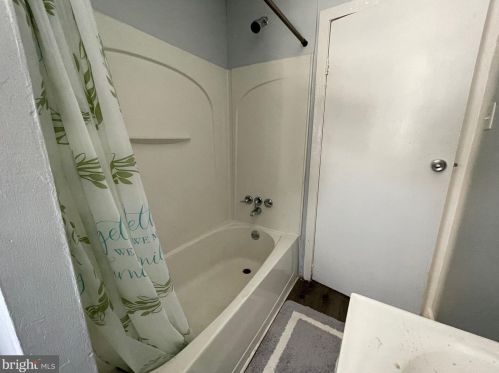 239 Broadway, Gloucester NJ  08030-1153 exterior