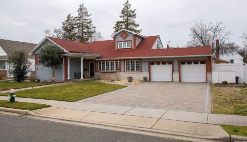 352 Langley Ave, Hempstead, NY 11552-2025
