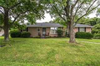 728 Robert Burns Dr, Nashville, TN 37217-2319