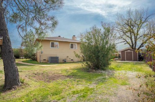 210 Catherine Ln, Grass Valley CA  95945-5802 exterior