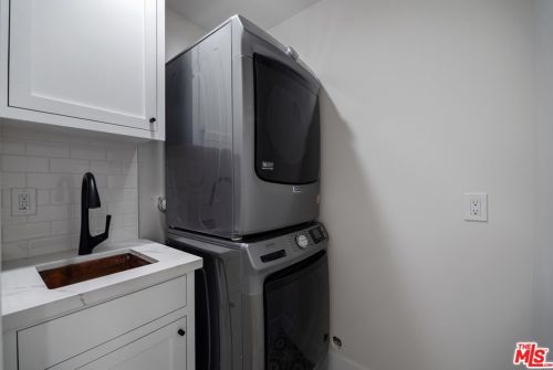 445 Sinaloa Rd, Simi Valley CA  93065-5430 exterior