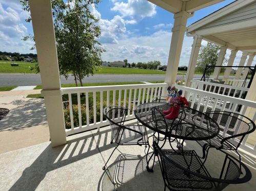 614 Hunter Oaks Blvd, Watertown WI  53094-7730 exterior