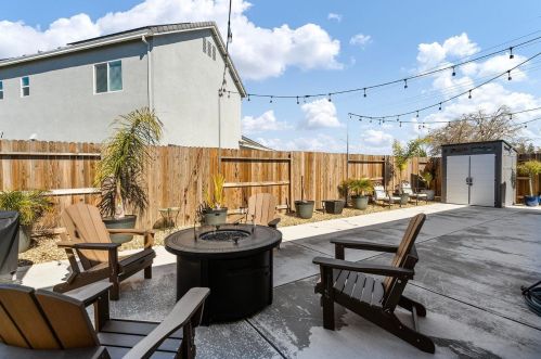 1219 Sephos St, Manteca CA  95337 exterior