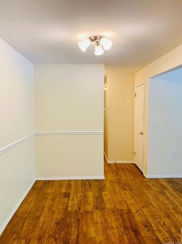 1 Ruth Ct, Middletown NY  10940-5328 exterior