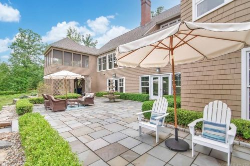 98 Ryefield Rd, Middletown CT  06457-5700 exterior