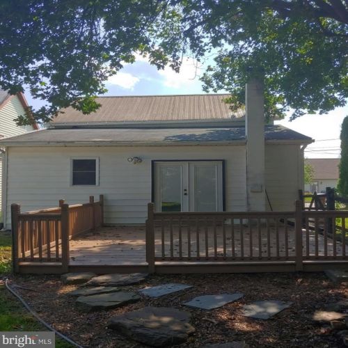 25 Water St, Charnita, PA 17320-8331