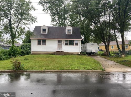 731 2nd St, Florence, NJ 08518-2201