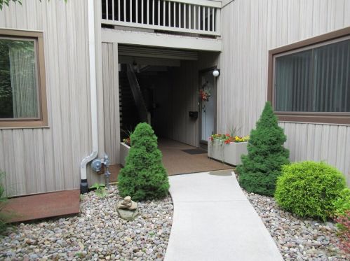 100 Sycamore Dr, Middletown, NY 10940-5459