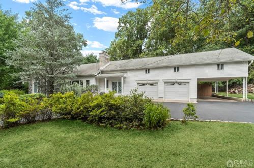 40 Wilson Ave, Morganville, NJ 07751-9786
