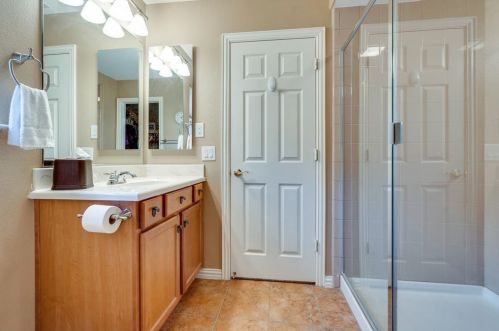 10825 Southerland Dr, Denton TX  76207-8683 exterior