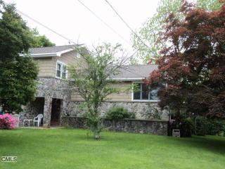34 Greenwood Dr, Bridgeport, CT 06611-4650