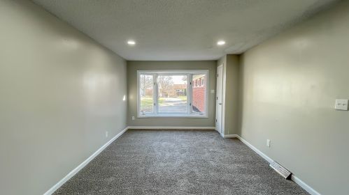 137 Roger Ln, Florence KY  41042-2336 exterior