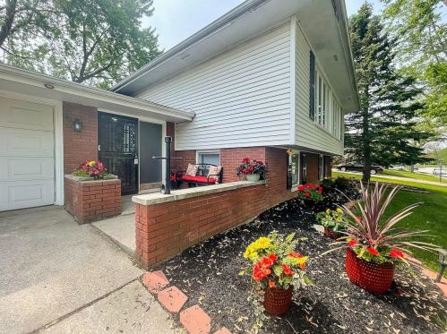 7743 Virginia Pl, Gary, IN 46410-5642