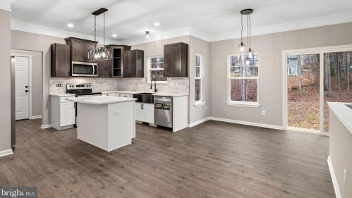 10914 Thiel Ct, Spotsylvania VA  22551-8034 exterior