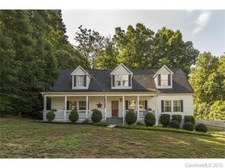 131 Springlake Dr, Bells Cross Roads, NC 28166-7733