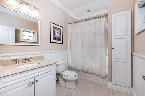 18 Hilltop Dr, Rye Brook NY  10573-5308 exterior