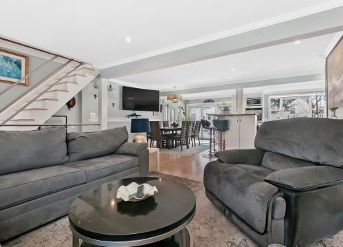 17 Beech St, Dedham MA  02026-3701 exterior