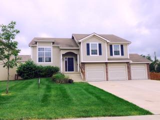 817 Glenview St, Leavenworth KS  66048-5165 exterior