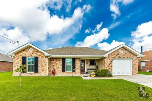 1202 Renee Dr, Thibodaux, LA 70301-3974