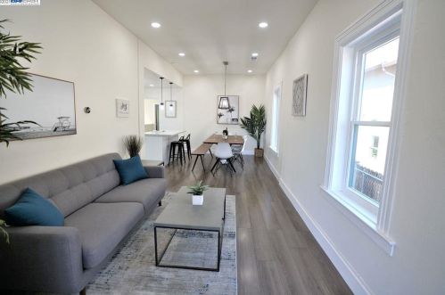 836 47th St, Oakland CA  94608-3202 exterior