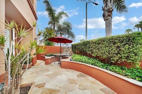 304 Goldenwest St, Huntington Beach, CA 92648-2600