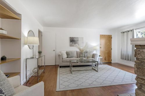 1438 Miramonte Ave, Los Altos CA 94024-5640 exterior