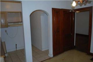 131 38th St, Louisville KY  40212-2801 exterior