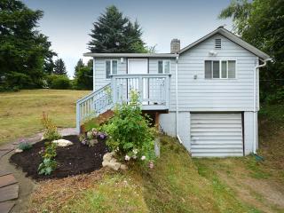 10811 35th Ave, Seattle, WA 98146-1728