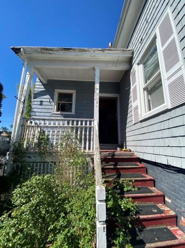 93 Parker St, Chelsea, MA 02150-3013