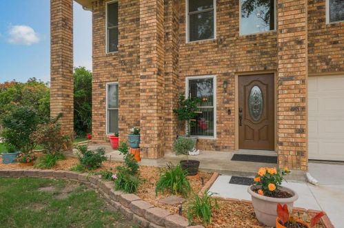 1401 Sedalia Ct, Lewisville TX  75028-2136 exterior