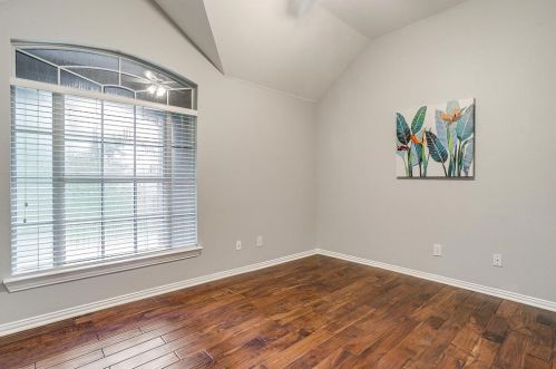 1005 Tanglewood Ln, Lewisville TX  75028-8234 exterior