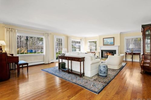 200 Mill Rd, New Canaan CT  06840-4310 exterior