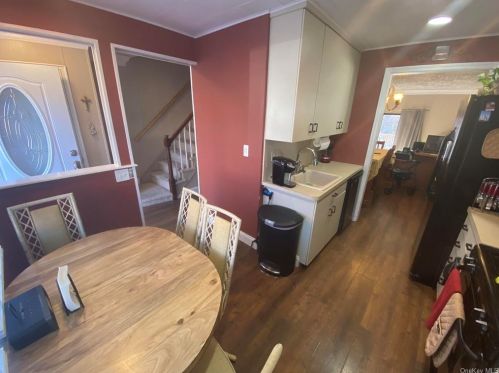 929 Vincent Ave, Bronx, NY 10465-1619