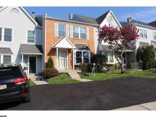 715 Sandalwood Ln, Norristown, PA 19403-5121