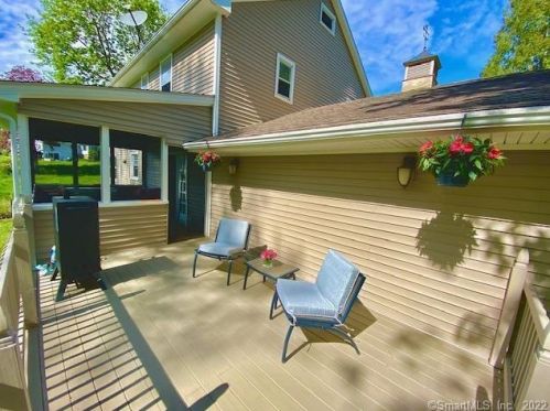 5 Cannondale Dr, Danbury CT  06810-7912 exterior