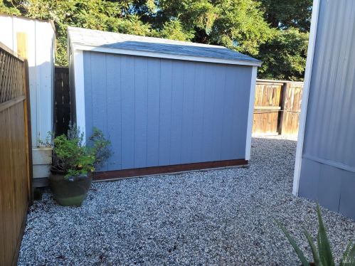 5217 Whispering Creek Dr, Santa Rosa, CA 95403-1015