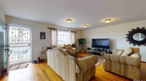 125-17 Conduit Ave, Jamaica, NY 11420-1126