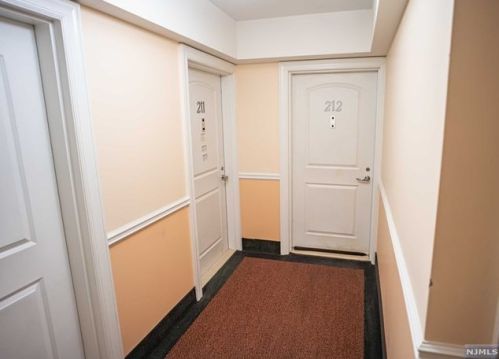 70 Munn Ave, East Orange NJ  07018-4352 exterior
