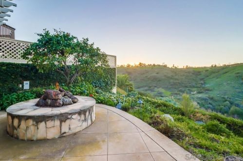 10370 Viacha Dr, San Diego CA  92124-3411 exterior