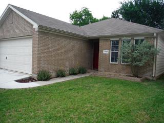 5022 Deerpath Dr, Conroe TX  77303-2380 exterior
