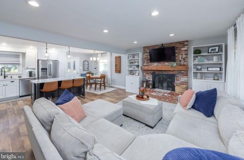 1213 Oakwood Rd, Tavistock, NJ 08033-3632
