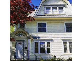 37 Randolph Ave, Waterbury CT  06710-1619 exterior