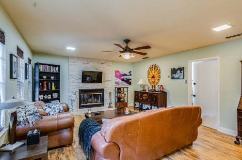 512 La Salle Dr, Richardson TX  75081-3411 exterior