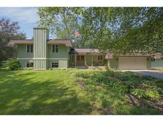 1245 Peony Ln, Minneapolis, MN 55447-2940