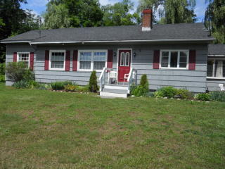 23 Pleasant St, Hinsdale, NH 03451-2114