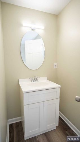 455 Washington Ave, Dumont NJ  07628-1227 exterior