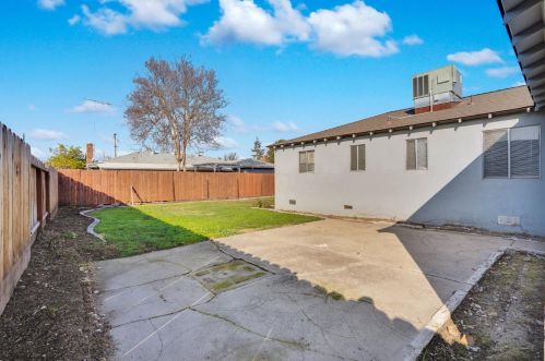 2213 Vicki Dr, Modesto CA  95350-3468 exterior