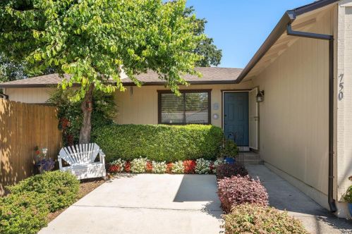 750 Blair Pl, Santa Rosa, CA 95401-8733